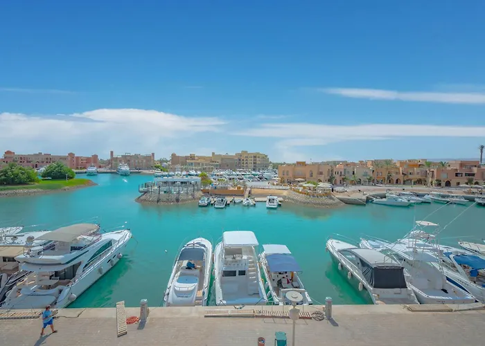 Seaview Penthouse With Roof In Marina El Gouna Egypt